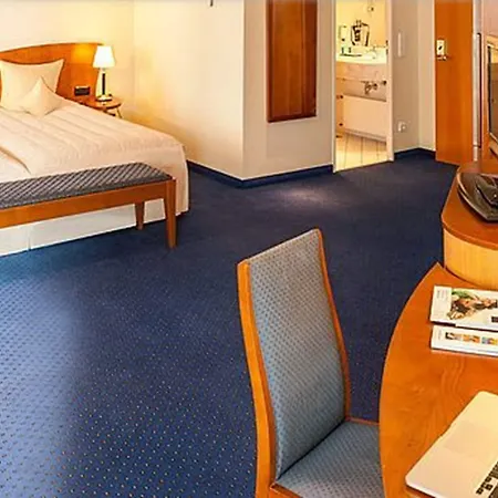 Hotel Dorint Charlottenhof Halle 4*