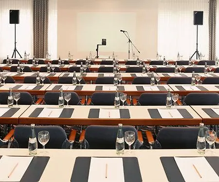 Hotel Dorint Charlottenhof Halle 4*