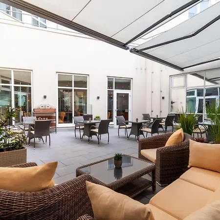 Hotel Dorint Charlottenhof Halle 4*
