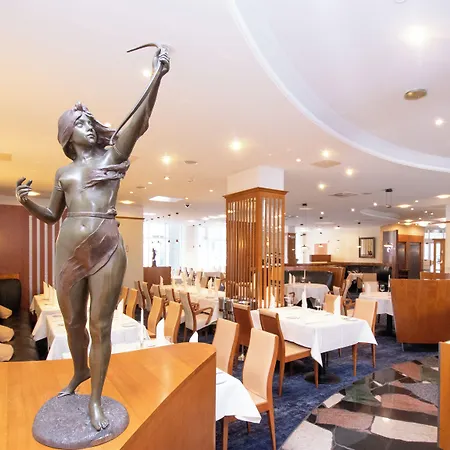 Hotel Dorint Charlottenhof Halle 4*