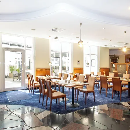 Hotel Dorint Charlottenhof Halle 4*