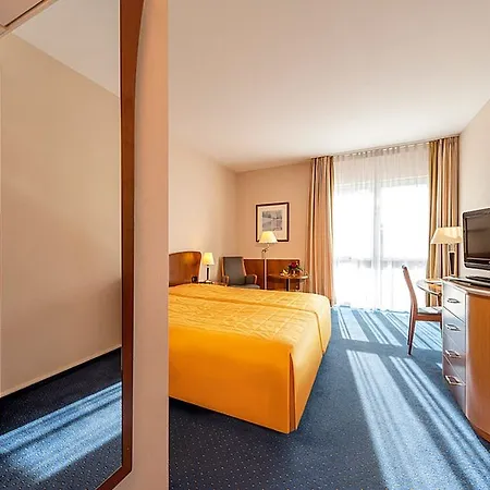 Hotel Dorint Charlottenhof Halle 4*