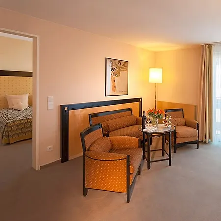 Hotel Dorint Charlottenhof Halle 4*