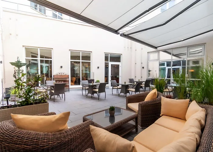 Hotel Dorint Charlottenhof Halle 4*