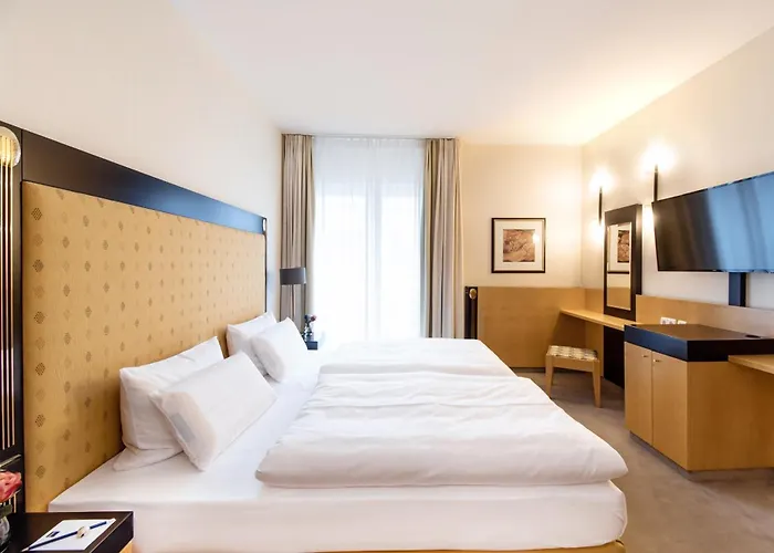 Hotel Dorint Charlottenhof Halle 4*